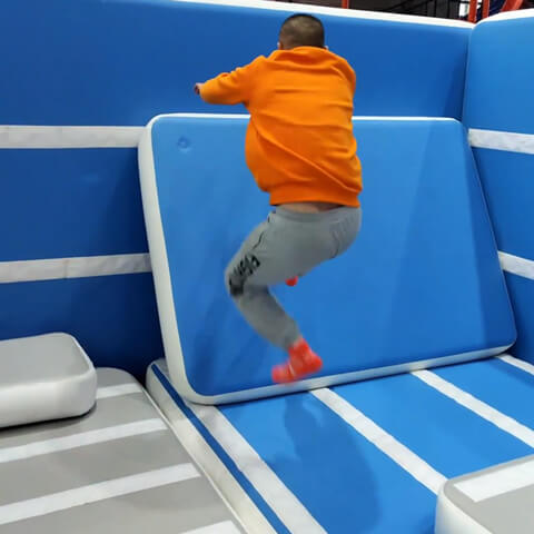 inflatable obstacle 3