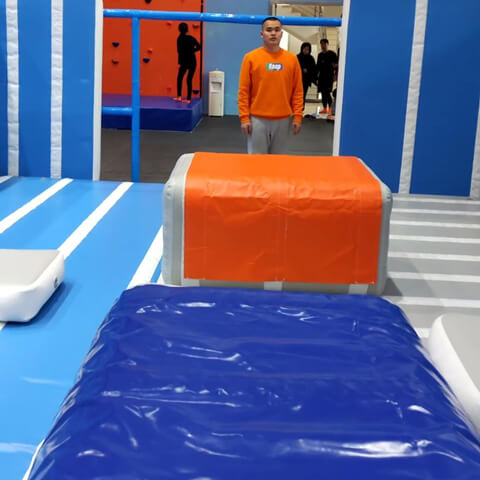 inflatable obstacle 4