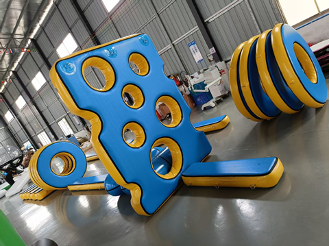 inflatable obstacle 4